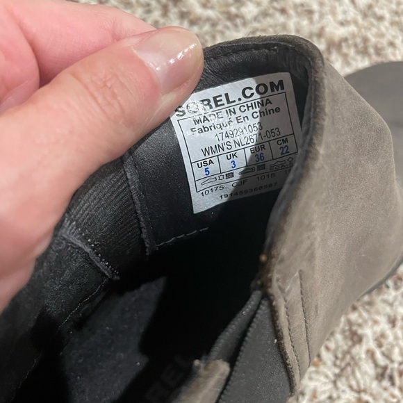 Sorel boots - Picture 9 of 11